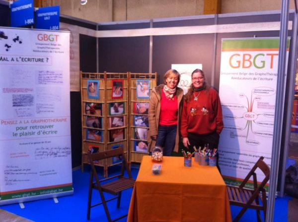 Le stand du Groupement Belge des Graphothérapeutes au Salon de l'Education à Charleroi