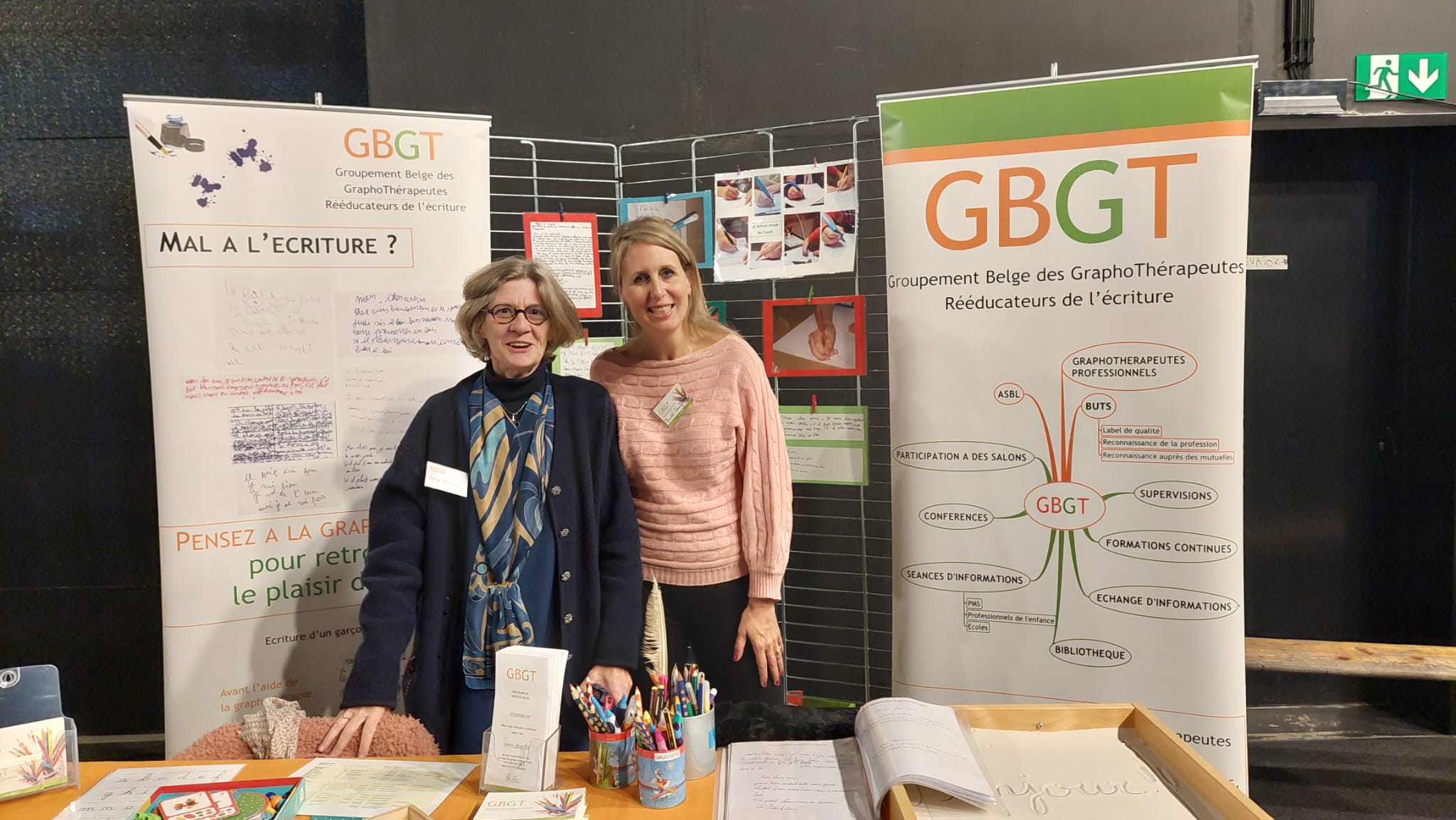 Le stand du Groupement Belge des Graphothérapeutes au Salon de l'Education à Charleroi